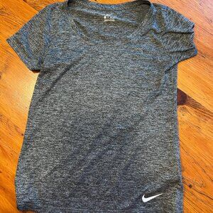 Nike Dri-FIT Gray Scoop Neck Active Tee Sz XS